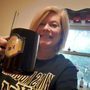 Meet your Posher, Carla